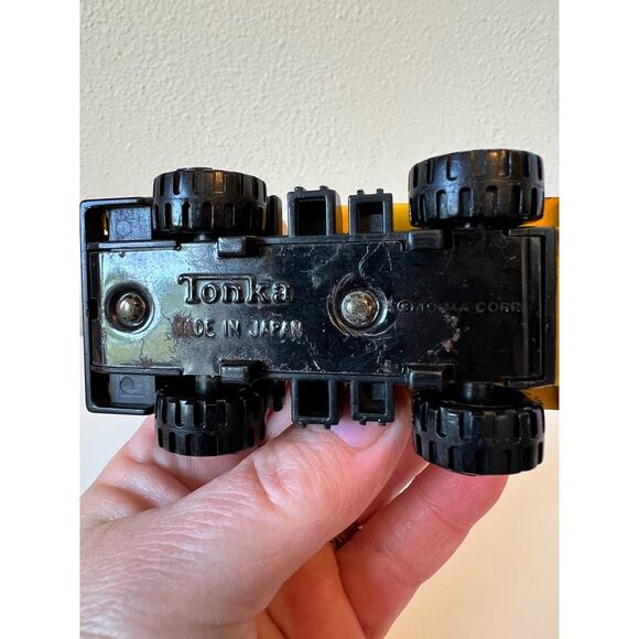 Vintage Tonka Yellow Gas/Water Tanker Truck Japan Diecast Vehicle - Picture 6 of 7